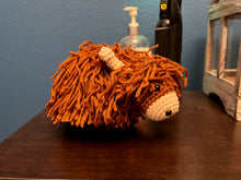 Load image into Gallery viewer, Crochet Highland Cow