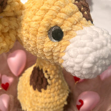 Load image into Gallery viewer, Giraffe Plushie Amigurumi