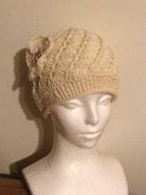 Load image into Gallery viewer, Beanie with rhinestone flower
